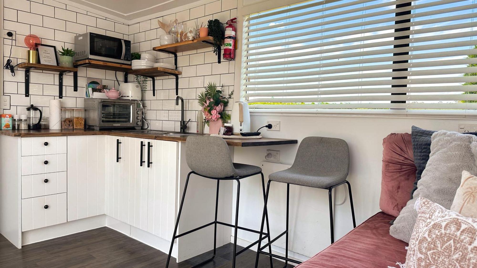 Rustling Oaks Nz Tropical Tiny House Villa Tamahere Exterior photo